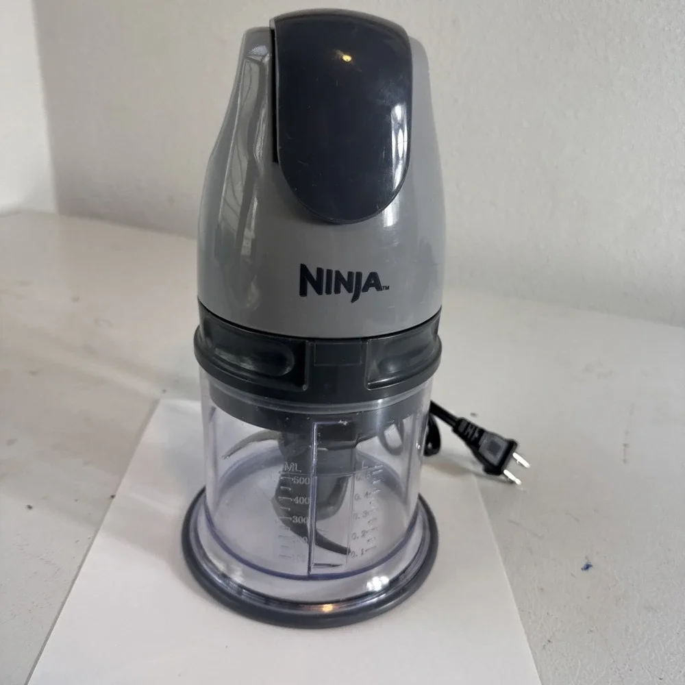 Ninja NJ110GR Express Food Standard Blender - Gray. Tested & Works